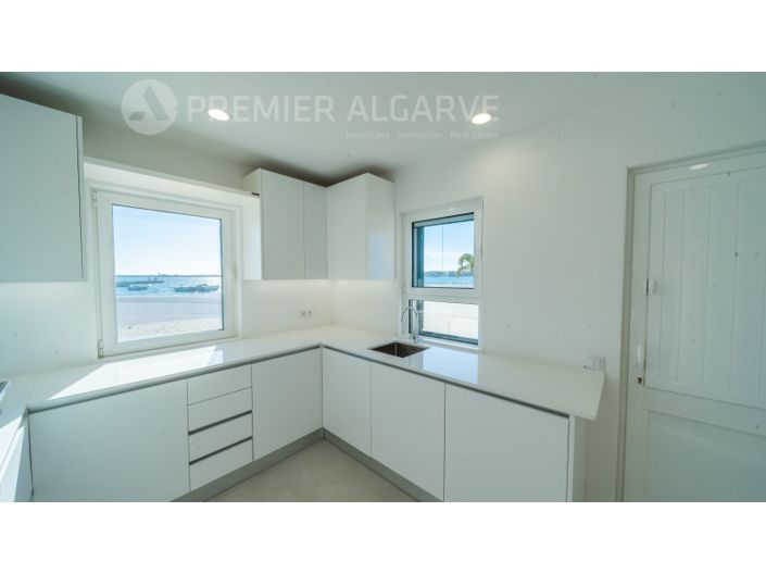 Image No.8-2 Bed House for sale