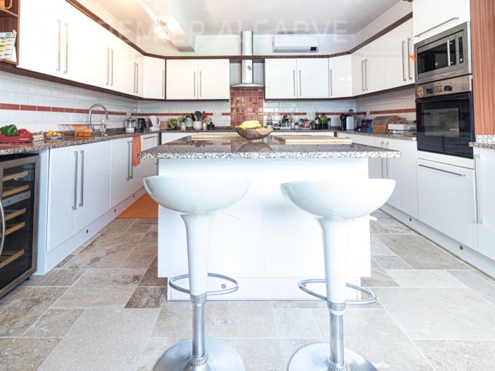 Image No.19-5 Bed House for sale