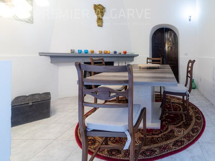 Image No.21-5 Bed House for sale