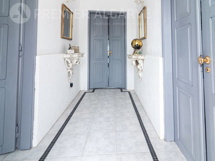 Image No.25-5 Bed House for sale