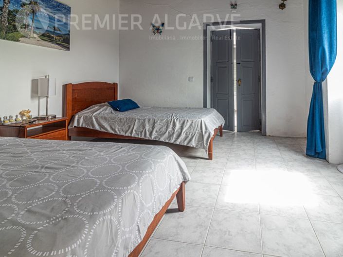 Image No.27-5 Bed House for sale