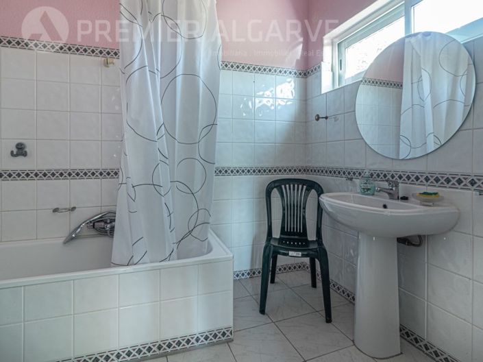 Image No.31-5 Bed House for sale