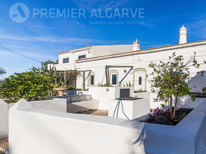 Image No.5-5 Bed House for sale