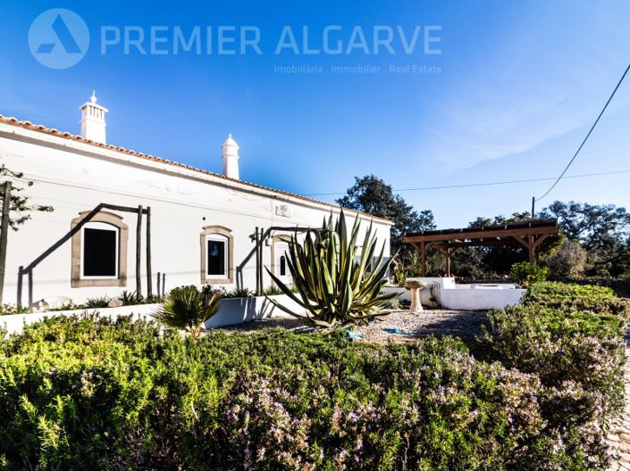 Image No.7-5 Bed House for sale