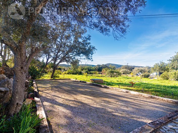 Image No.8-5 Bed House for sale