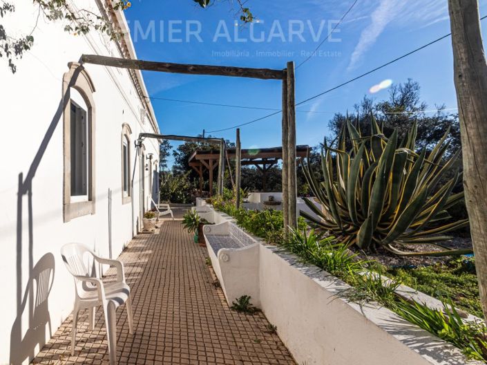 Image No.9-5 Bed House for sale