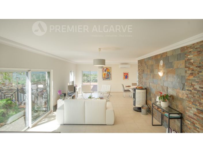 Image No.9-3 Bed House for sale