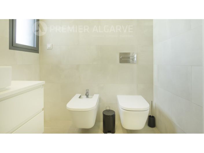 Image No.20-3 Bed Apartment for sale