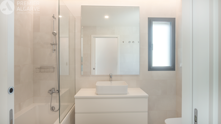 Image No.21-3 Bed Apartment for sale