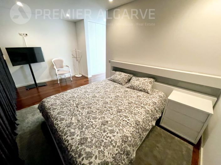 Image No.12-4 Bed House for sale