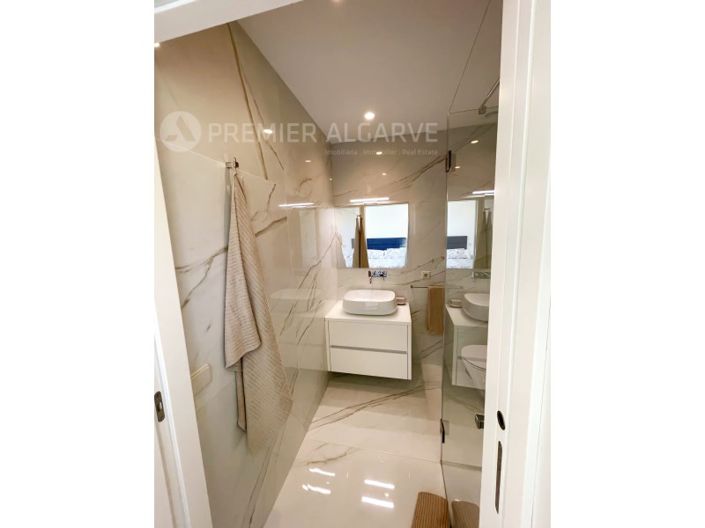 Image No.13-4 Bed House for sale