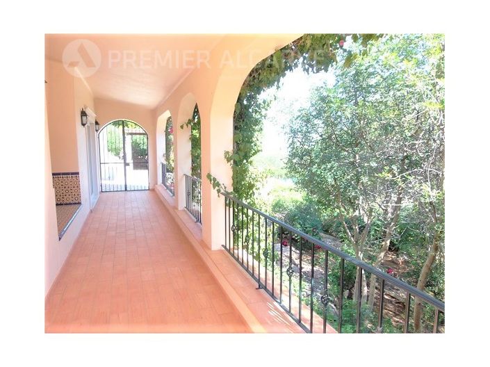 Image No.5-Maison de 4 chambres à vendre à Faro City