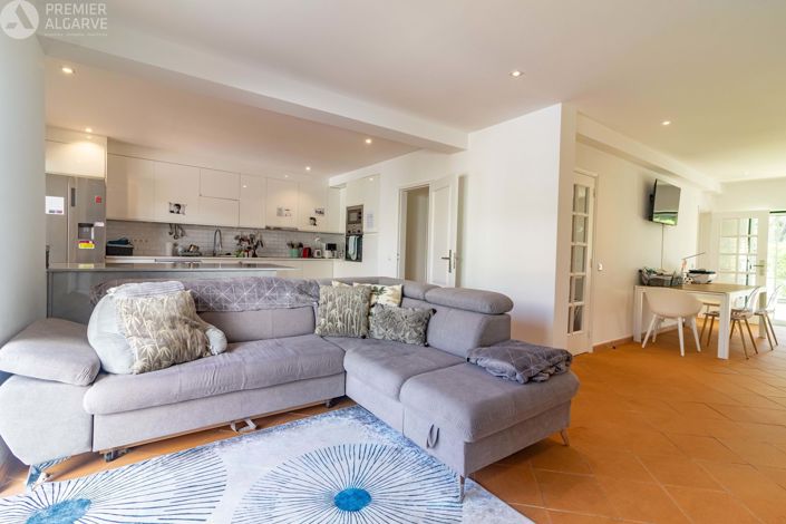 Image No.10-3 Bed Villa for sale