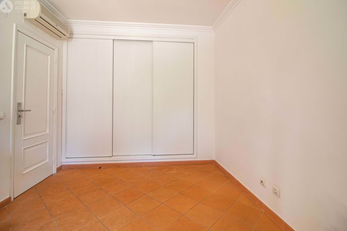 Image No.12-3 Bed Villa for sale