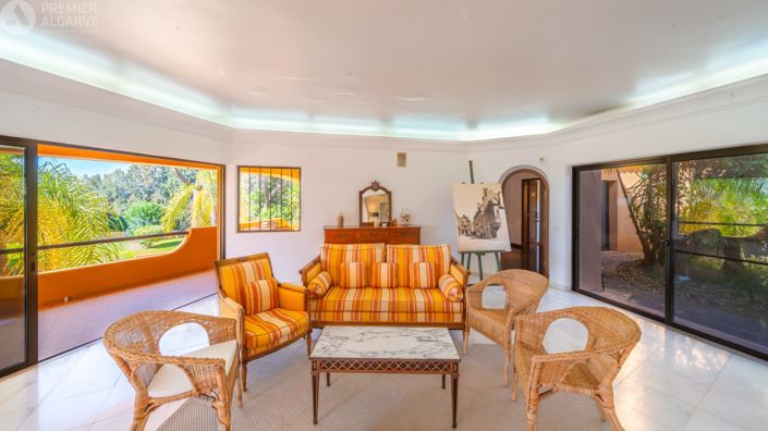 Image No.12-5 Bed Villa for sale