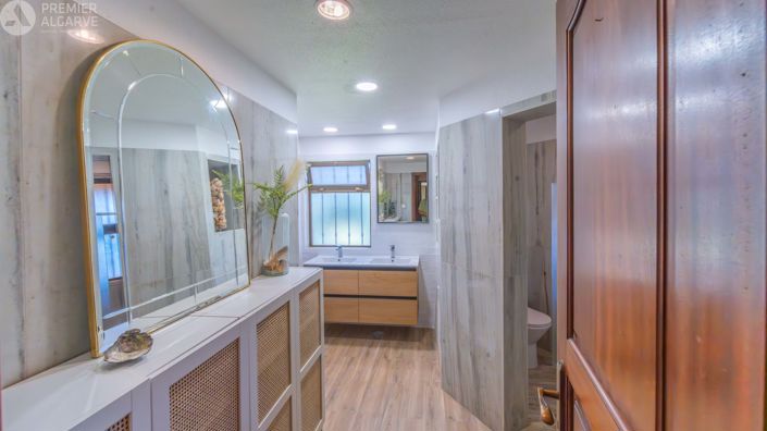 Image No.16-5 Bed Villa for sale