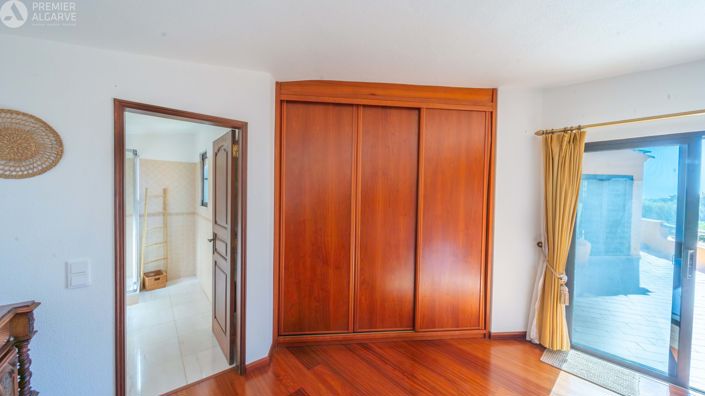 Image No.20-Villa de 5 chambres à vendre à Pechão