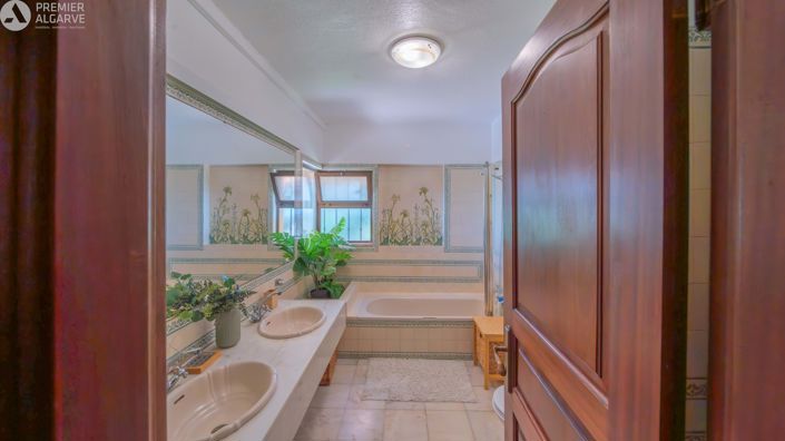 Image No.21-Villa de 5 chambres à vendre à Pechão