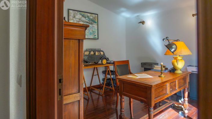 Image No.25-5 Bed Villa for sale