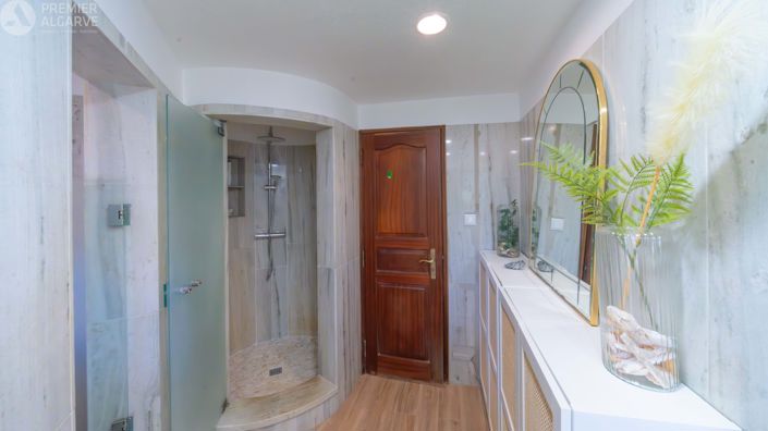 Image No.31-5 Bed Villa for sale