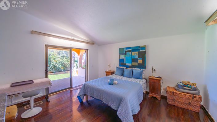 Image No.42-5 Bed Villa for sale