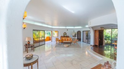 5149-796419-f6f6199dbe89f3428624eb15915102135