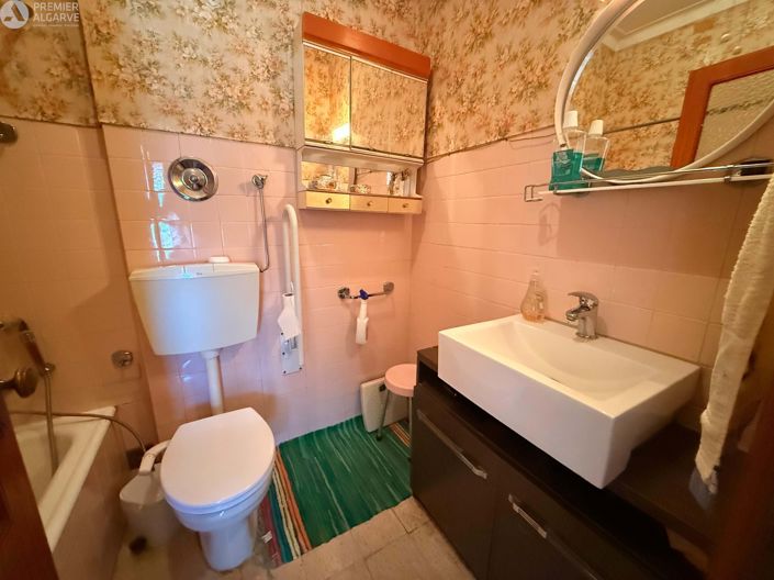 Image No.11-3 Bed Apartment for sale