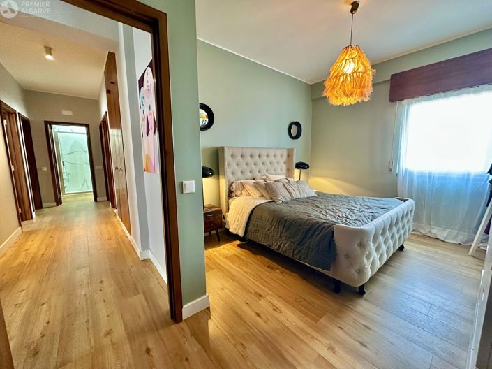 Image No.11-5 Bed Apartment for sale