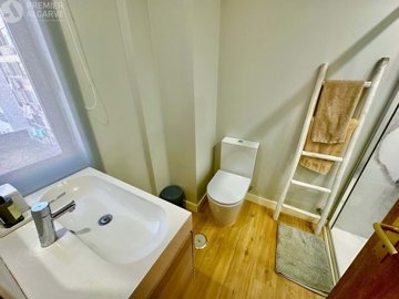 5149-813136-8e72a618765bd8dbf5502e3674808f79b