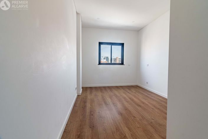 Image No.16-3 Bed Apartment for sale