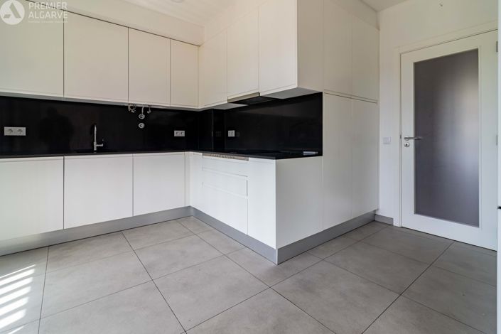 Image No.6-3 Bed Apartment for sale