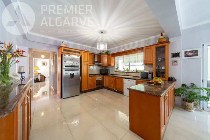 Image No.8-4 Bed Villa for sale