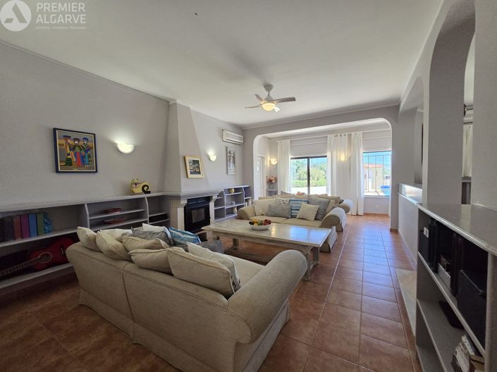 Image No.11-3 Bed Villa for sale
