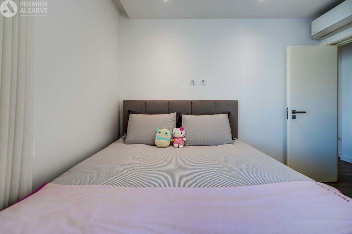 Image No.24-3 Bed Apartment for sale