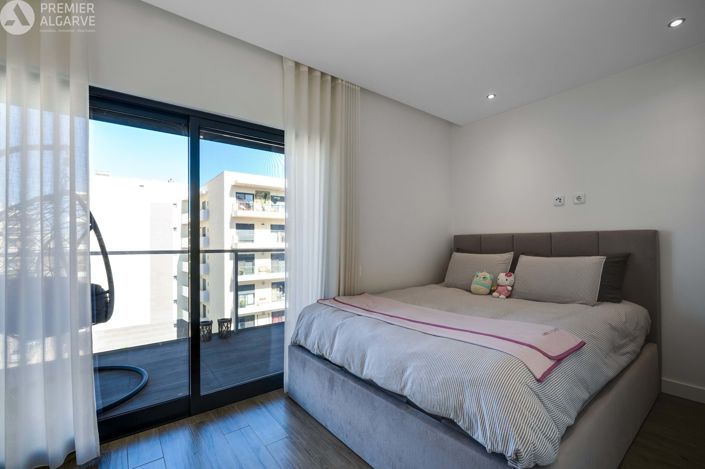 Image No.27-3 Bed Apartment for sale