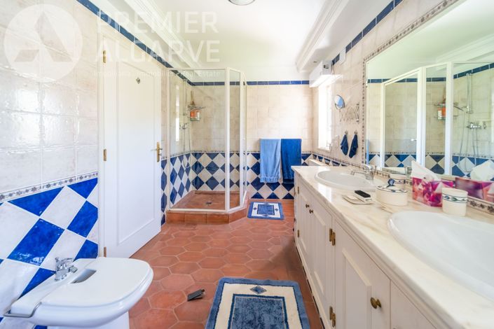 Image No.30-3 Bed Villa for sale