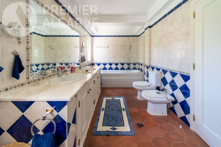 Image No.32-3 Bed Villa for sale