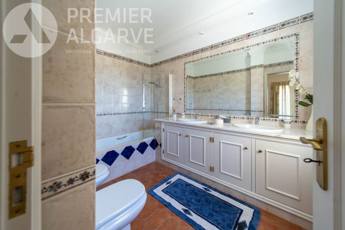 Image No.42-3 Bed Villa for sale