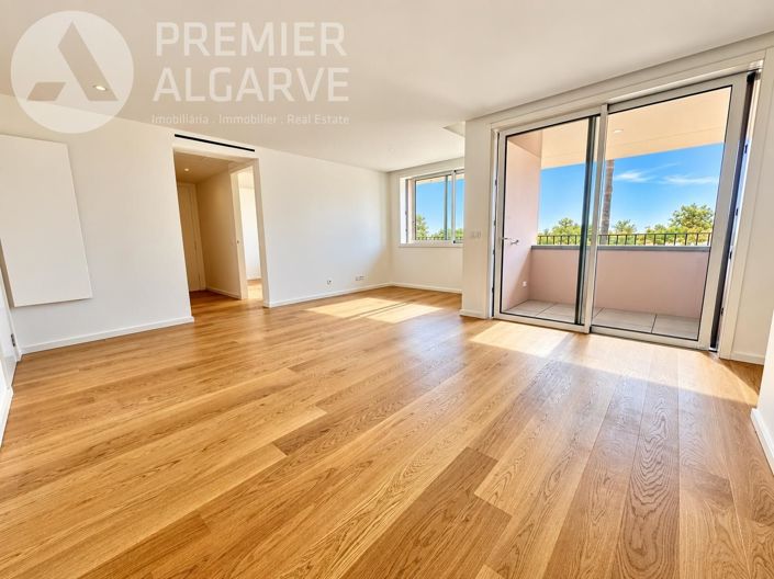 Image No.2-Appartement de 2 chambres à vendre
