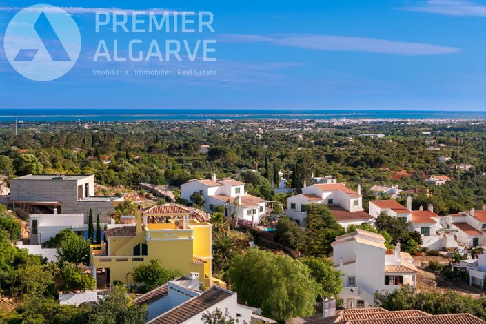 5-Bedroom Villa with Sea Views & Rooftop Terrace - Moncarapacho