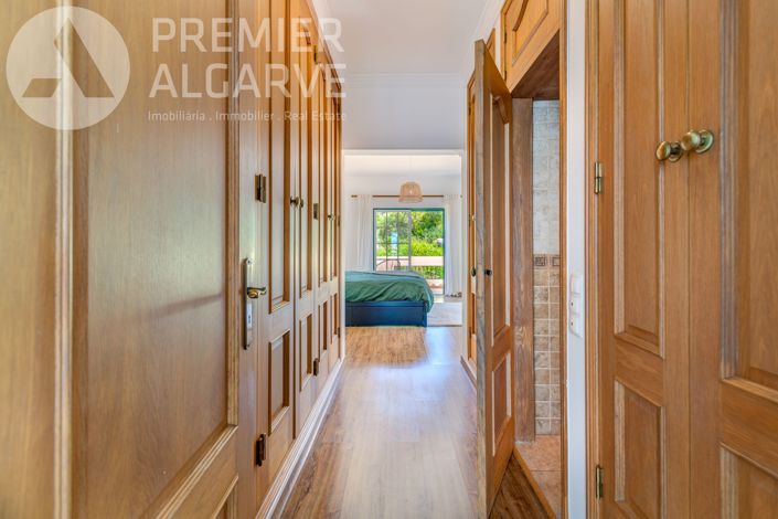 Image No.19-5 Bed Villa for sale