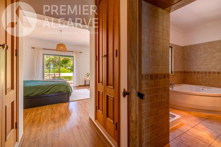 Image No.20-5 Bed Villa for sale
