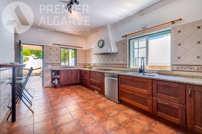 Image No.6-5 Bed Villa for sale