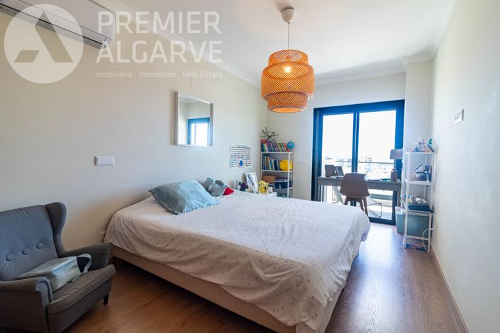 Image No.18-3 Bed Apartment for sale