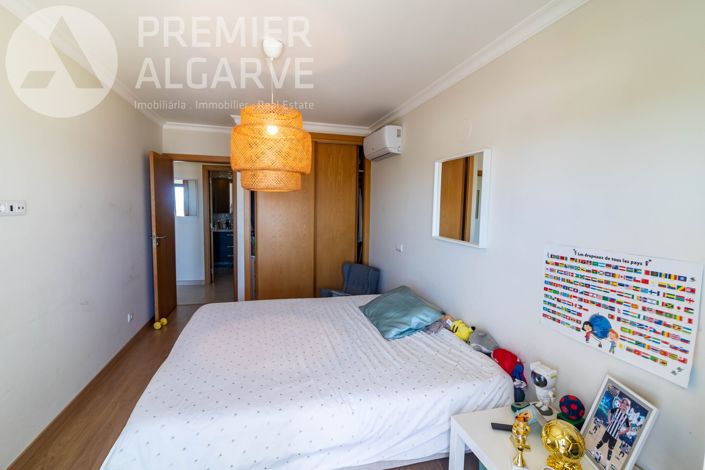 Image No.19-3 Bed Apartment for sale