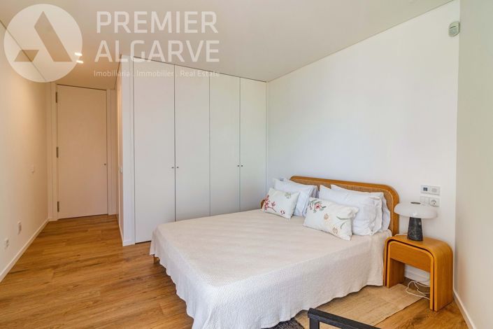 Image No.20-3 Bed Apartment for sale