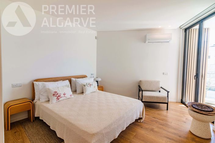 Image No.21-3 Bed Apartment for sale