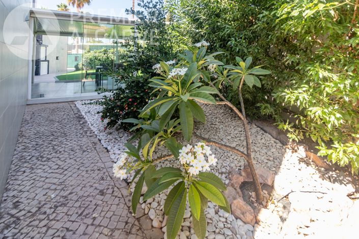 Image No.33-4 Bed Villa for sale