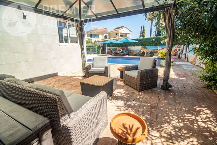 Image No.7-4 Bed Villa for sale