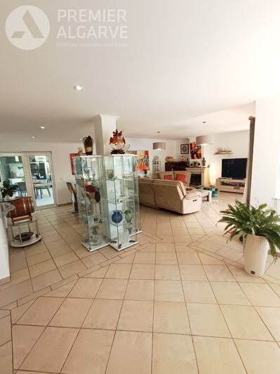 Image No.8-4 Bed Villa for sale